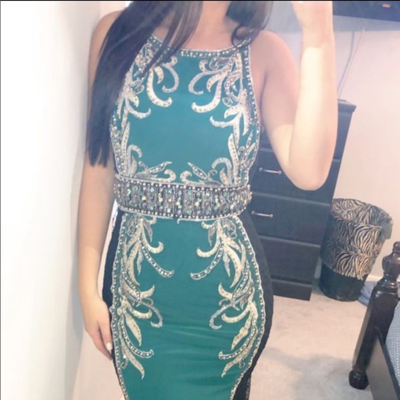 Dress - Picture 2 of 3